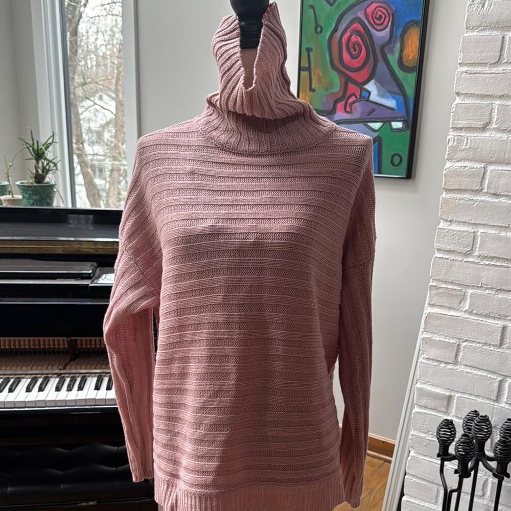 Cozy Pink Turtleneck Sweater L | Pretty in Pink Sweater L